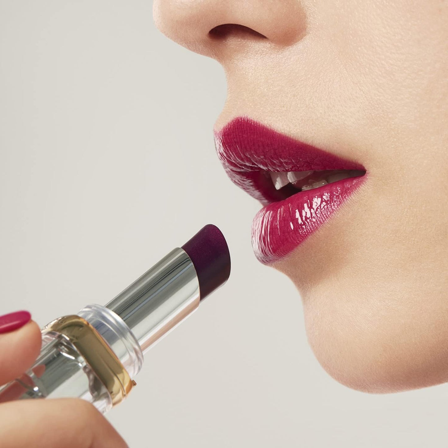 L'Oreal Color Riche Shine Lipstick 466 LikeABoss – Bold, Purple Matte Shine