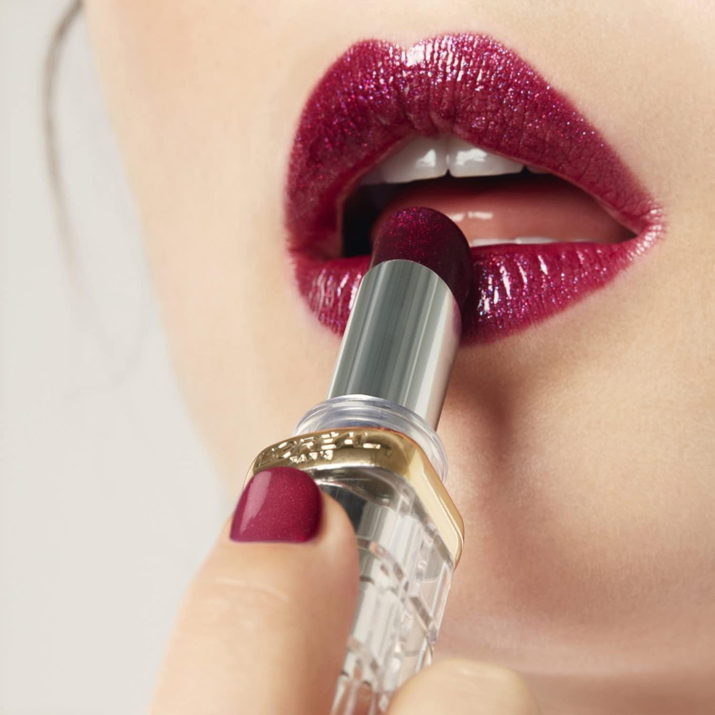 L'Oreal Color Riche Shine Lipstick 470 Map To Nirvana – Glossy, Radiant Finish
