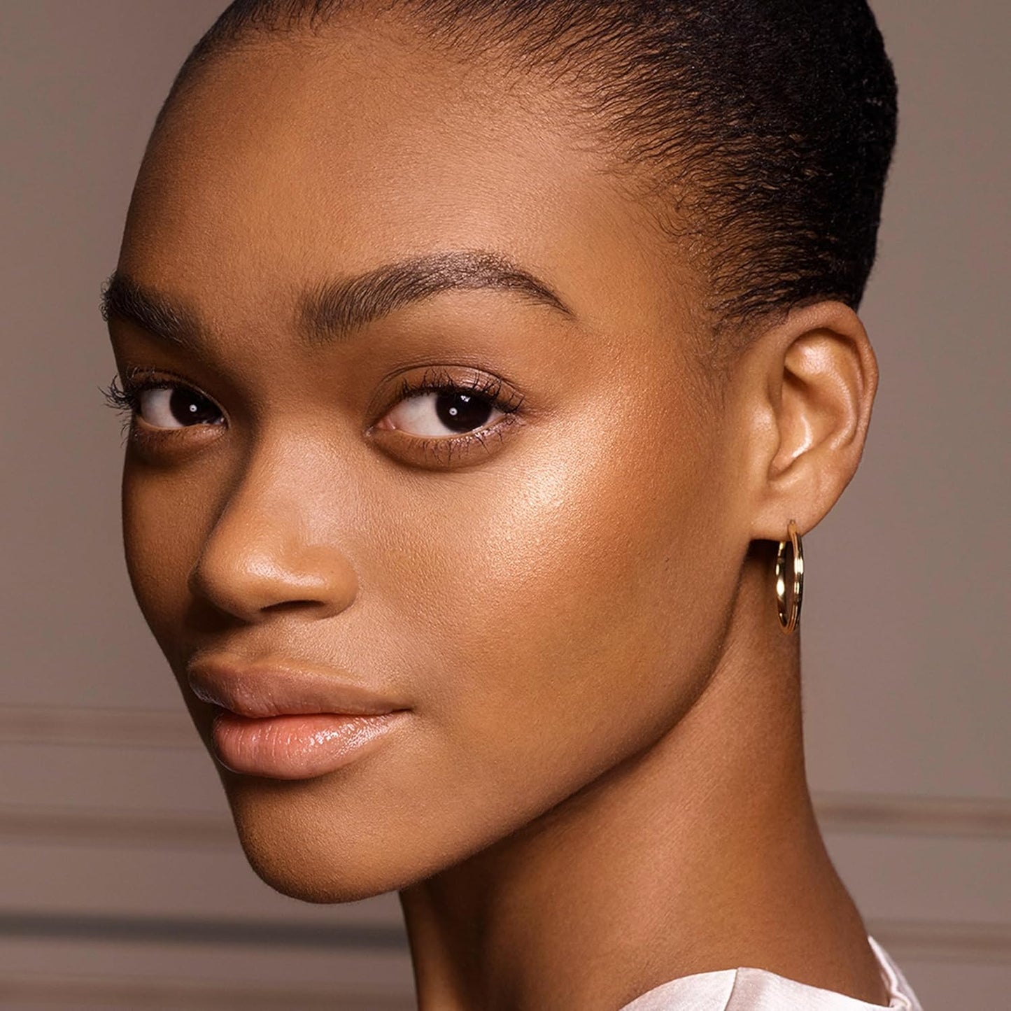 Max Factor Facefinity Highlighter Powder – Radiant, Long-Lasting Glow
